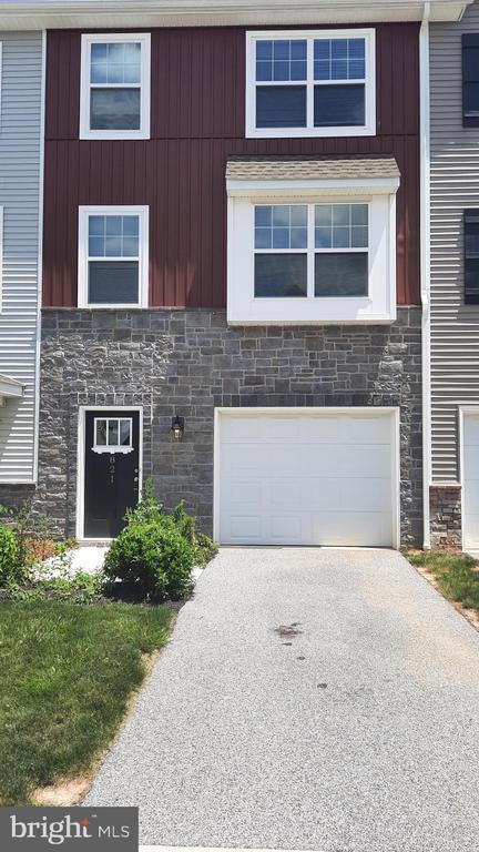 Building Photo - 821 Admiral's Quay Dr