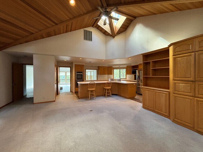 Building Photo - Stunning 3 Bed/ 2.5-Bath Home on the River...
