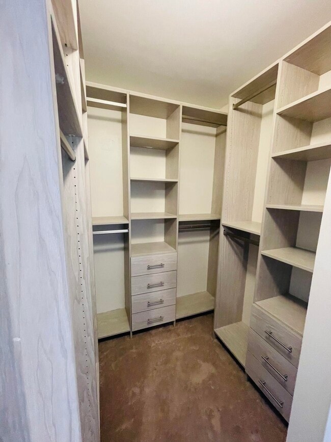 Building Photo - 1743 Village Blvd