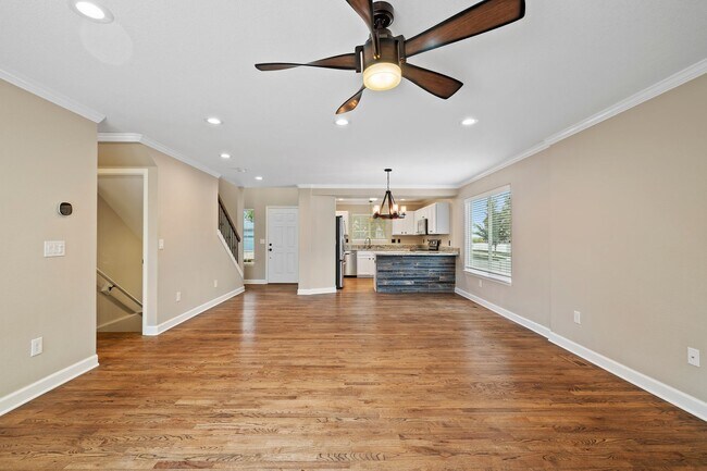 Building Photo - 5 Bed 3.5 Bath Home in Maple Hills Available Now!!