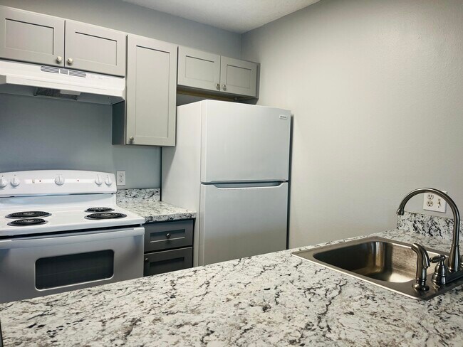 Building Photo - 225 S Tropical Trail