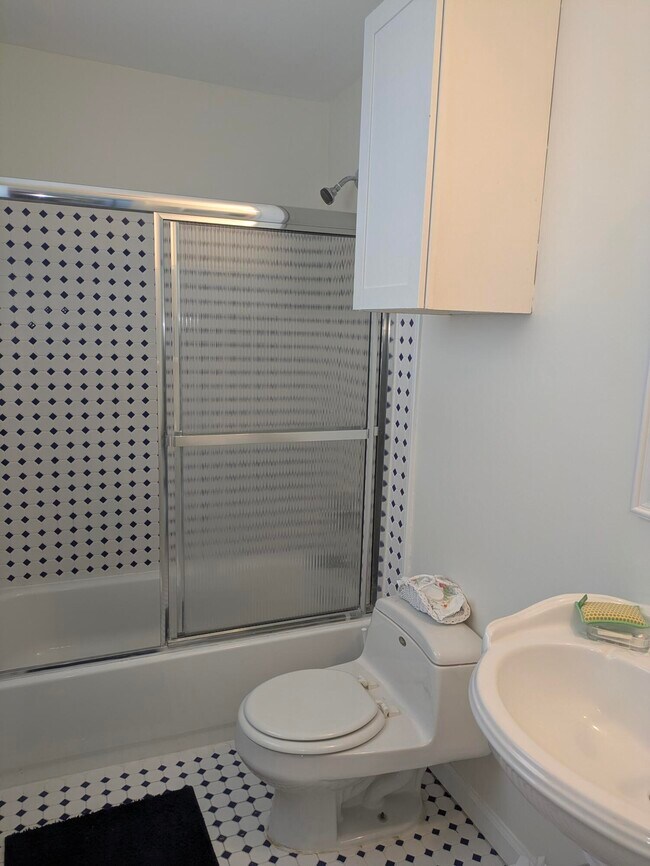 Building Photo - 1772 Gulfstream Ave