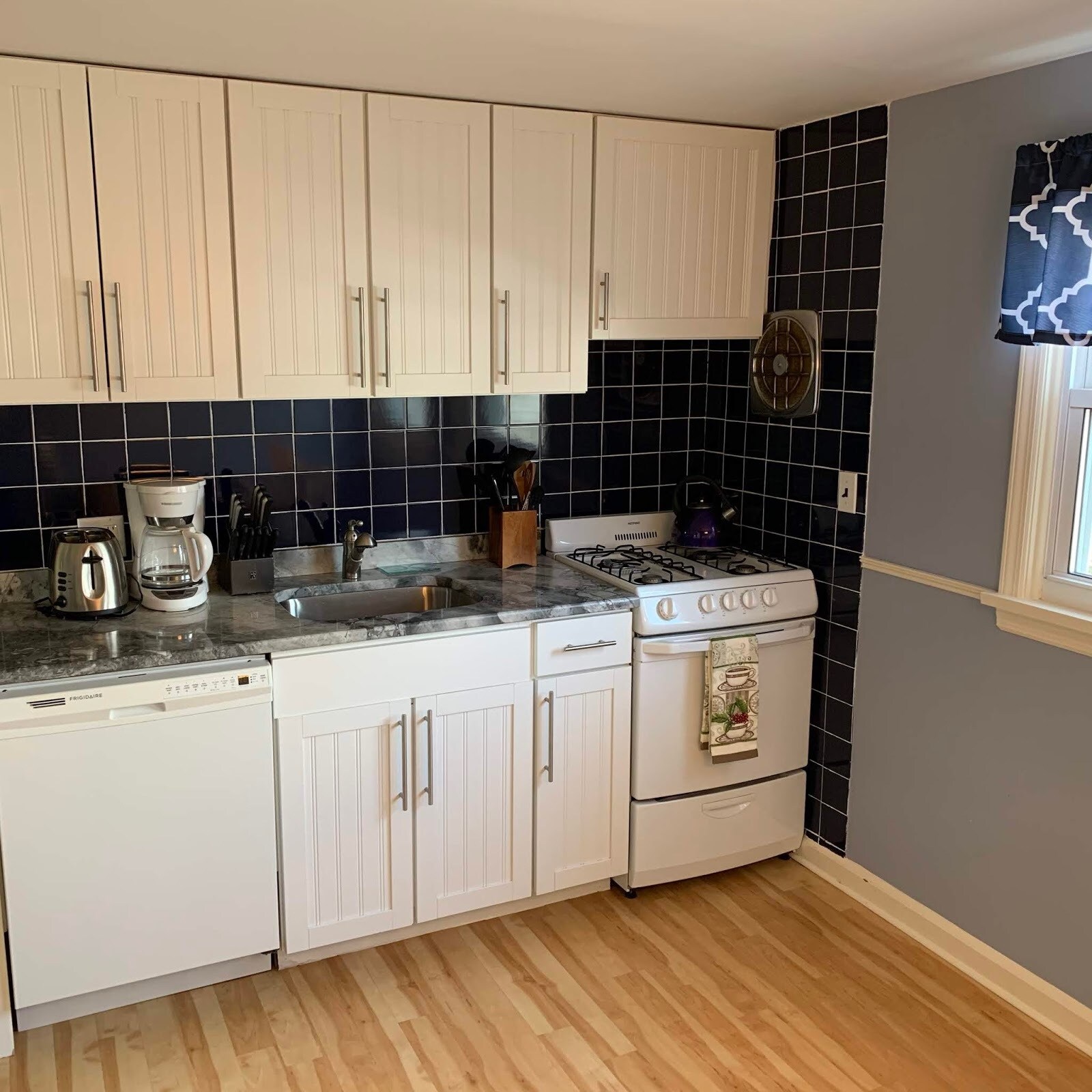 Building Photo - 25 Westview Ave