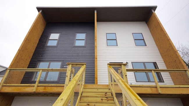 Primary Photo - 451 N 1st St