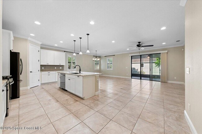 Building Photo - 2721 Casterton Dr
