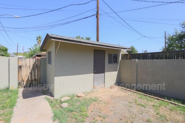 Building Photo - 3137 N 20th Pl
