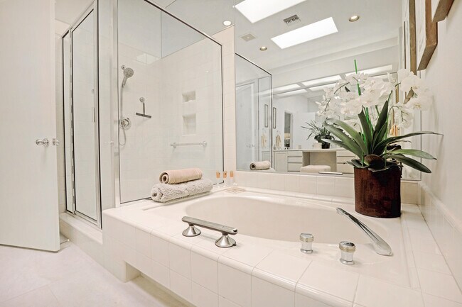 Building Photo - 371 Indian Ridge Dr