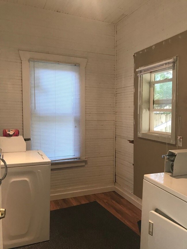 Building Photo - 1 br, 1 bath House - 1222 Park Ave Unit 5