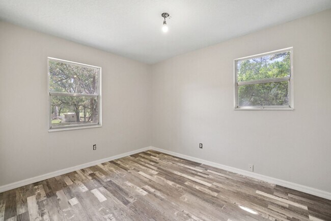 Building Photo - 3605 FL-50