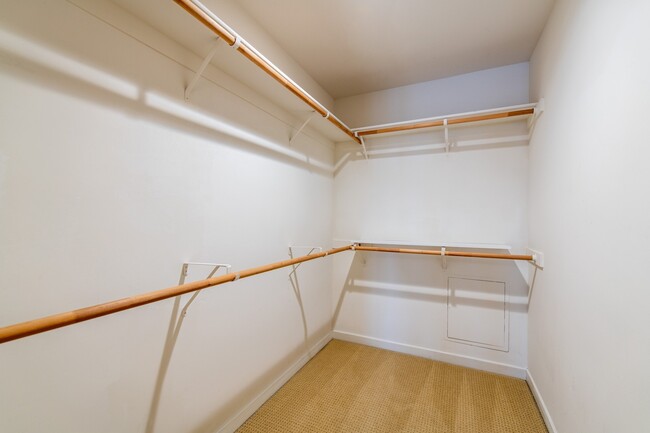 Building Photo - Luxury Loft Style Home in Japantown! Come ...