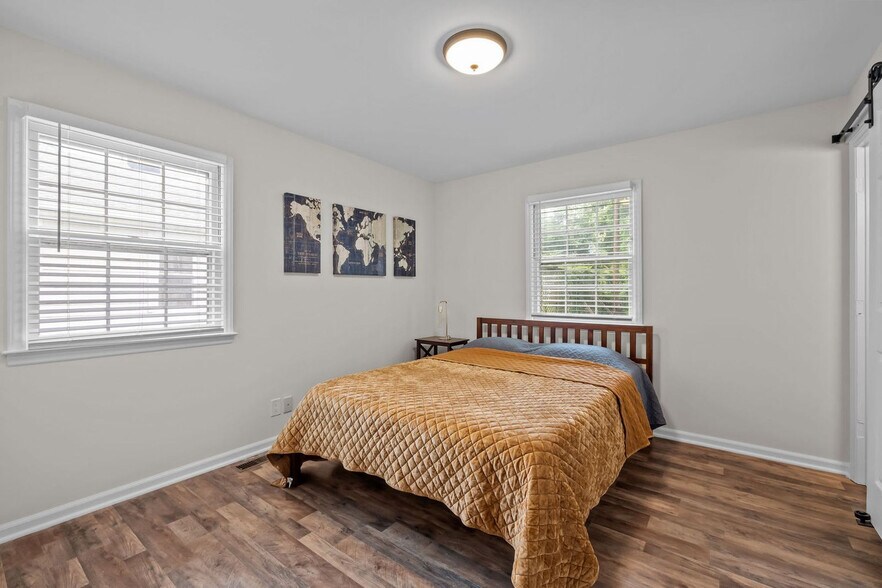 Building Photo - 1208 W Murray Ave