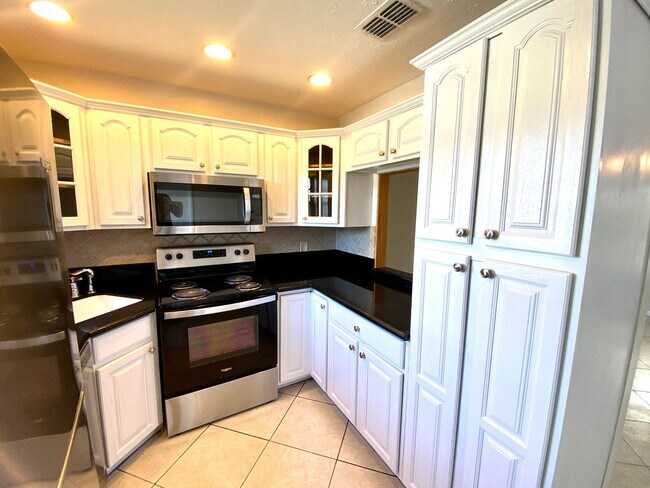 Building Photo - 4557 W Alhambra Cir