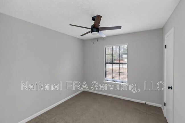 Building Photo - 321 Summerwood Ln