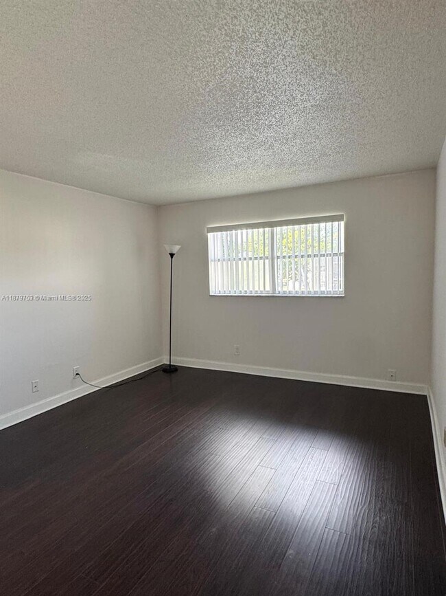 Building Photo - 8010 N Colony Cir