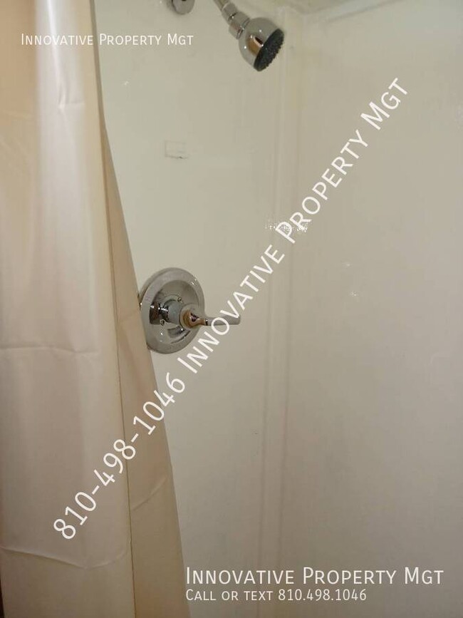 Building Photo - 3087 Hatherly Ave