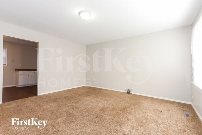 Building Photo - 760 Larkdale Row