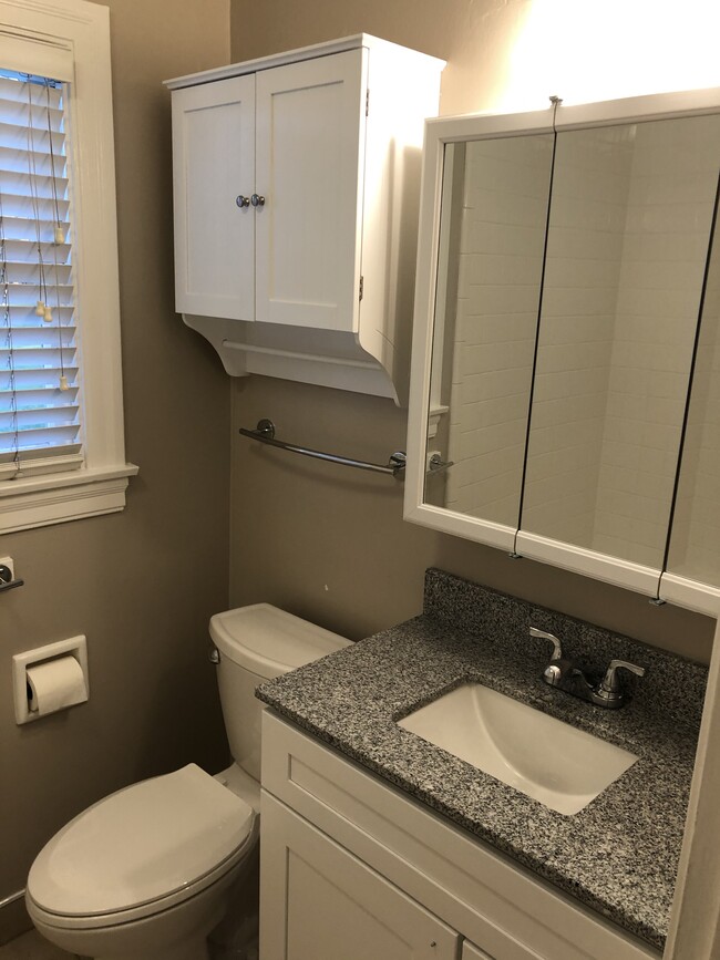 Full bathroom, upstairs - 3065 17th St