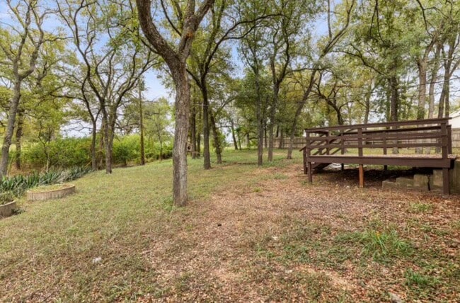 Building Photo - Fully Furnished Room for Rent- $550- Loren...