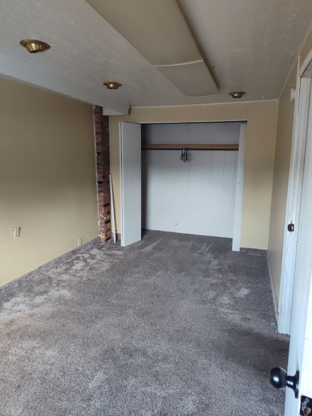 Building Photo - 3204-3216 Busch St