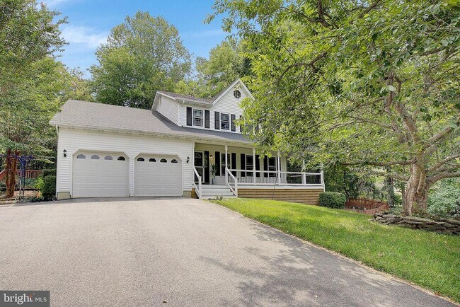 Building Photo - 48 Radcliffe Dr