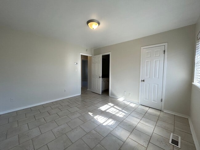 Building Photo - For Lease | Midtown Tulsa - Duplex | Avail...