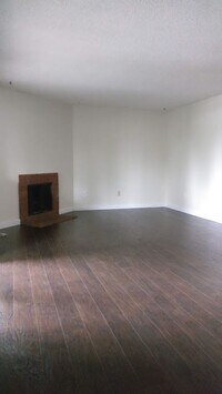 Building Photo - Beautiful Remodelled 2 Bedroom in Fir Cres...
