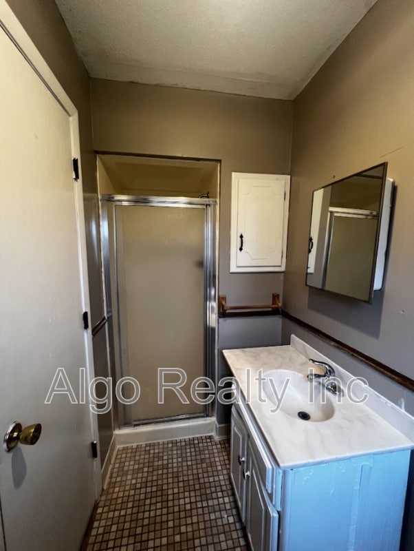 Building Photo - 7725 Tessman Dr