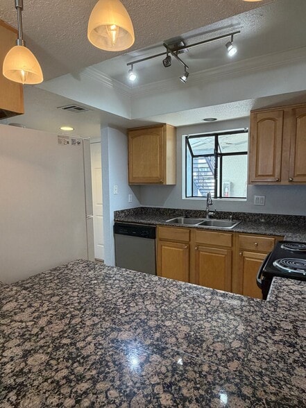 Building Photo - 3434 W Danbury Dr