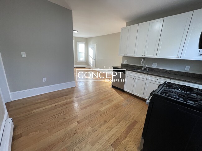 Building Photo - 16 Bird St