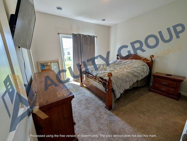 Building Photo - 501 Redwood St N