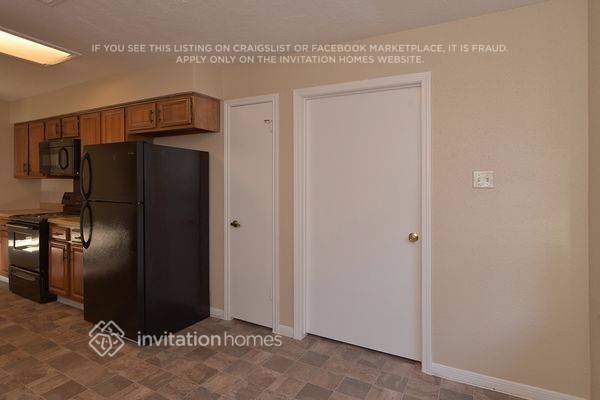 Building Photo - 17318 Shrub Oak Dr