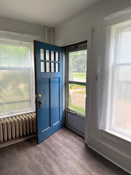 Building Photo - 309 3rd St