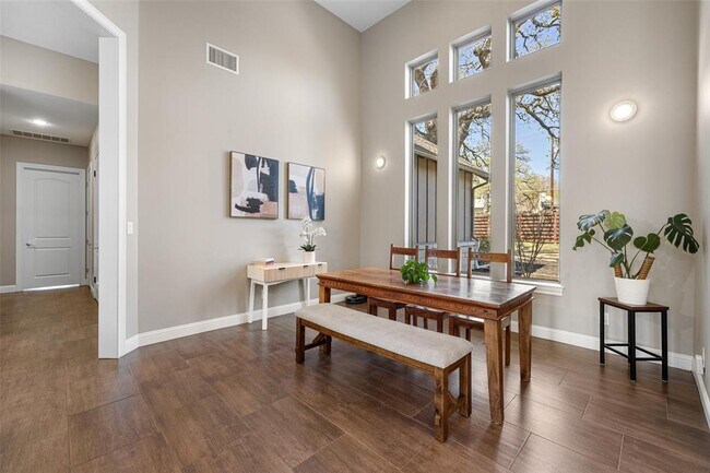 Building Photo - 1017 S Quinlan Park Rd