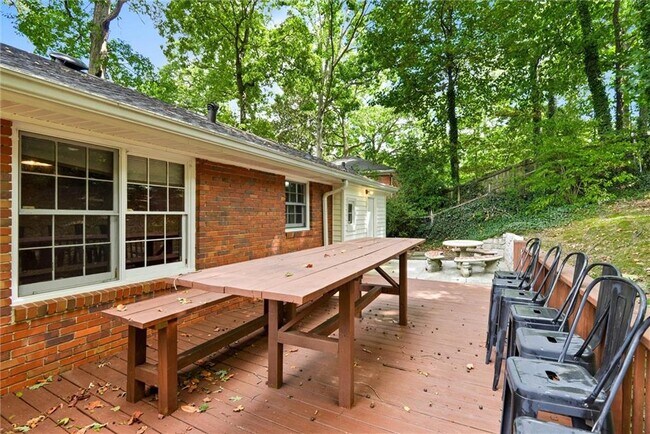 Building Photo - 1857 Fern Creek Ln NE