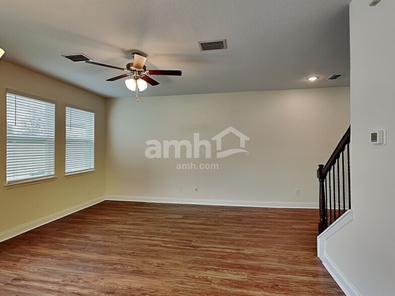 Building Photo - 6042 Little Blf Cir