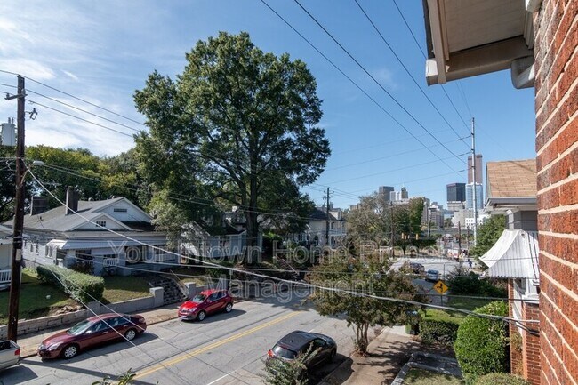 Building Photo - 362 Irwin St NE