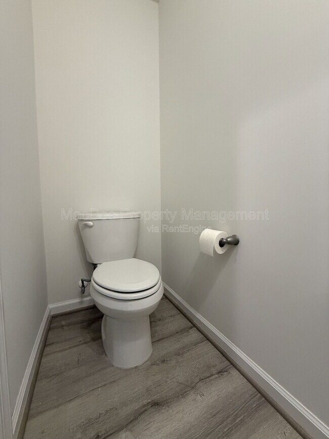 Building Photo - 990 Ebb Tide Dr