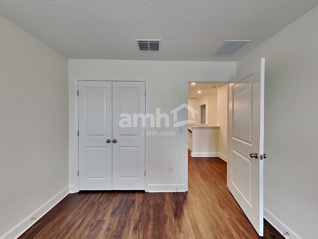 Building Photo - 1109 Walden Pond Dr