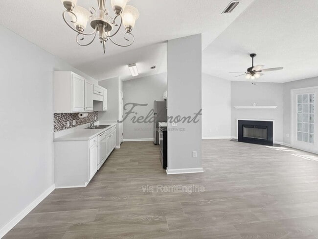 Building Photo - 107 Pelham Square Way