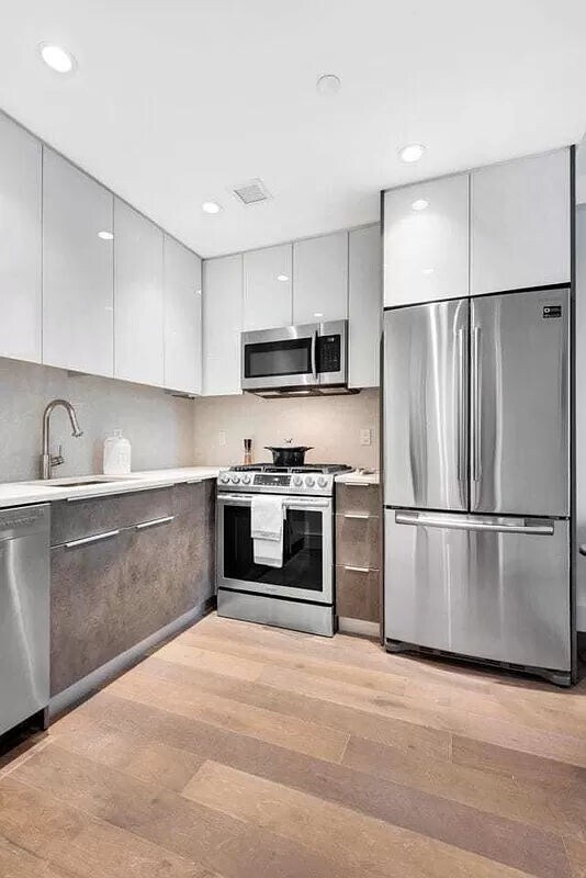 Building Photo - Lexington Avenue