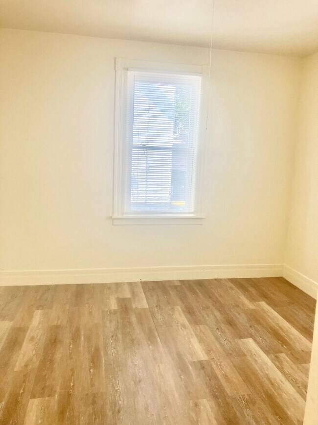Building Photo - 7 Pork Hollow St