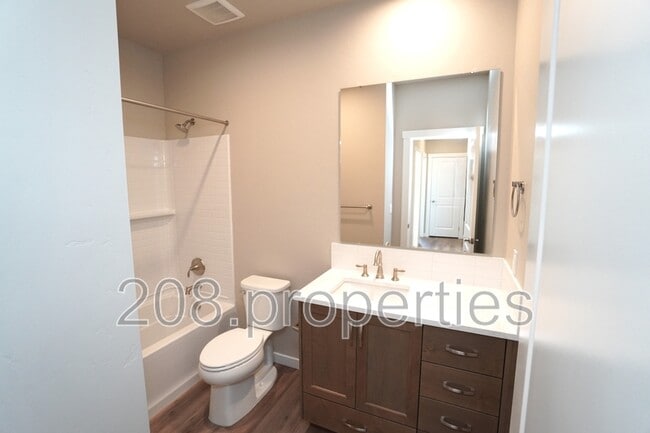 Building Photo - 14561 Pne Knl St