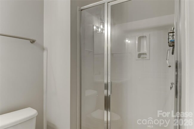 Building Photo - 905 Lyndley Dr