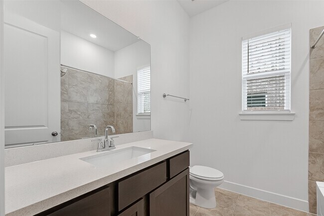 Building Photo - 1568 River Pt Dr