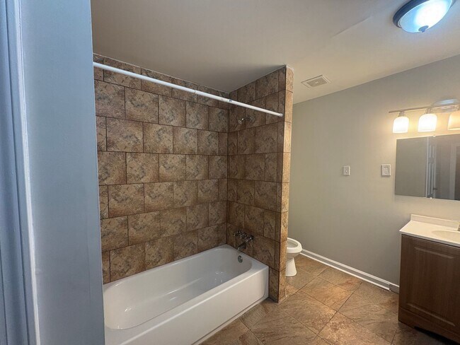 Building Photo - 2755 Vineville Ave