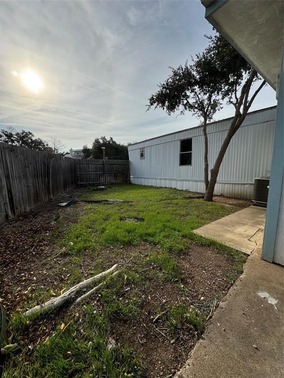 Building Photo - 405 E Park St