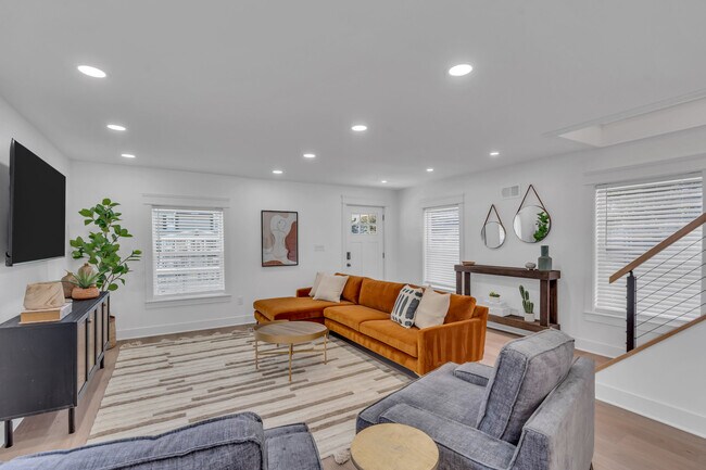 Building Photo - 1205 7th Ave