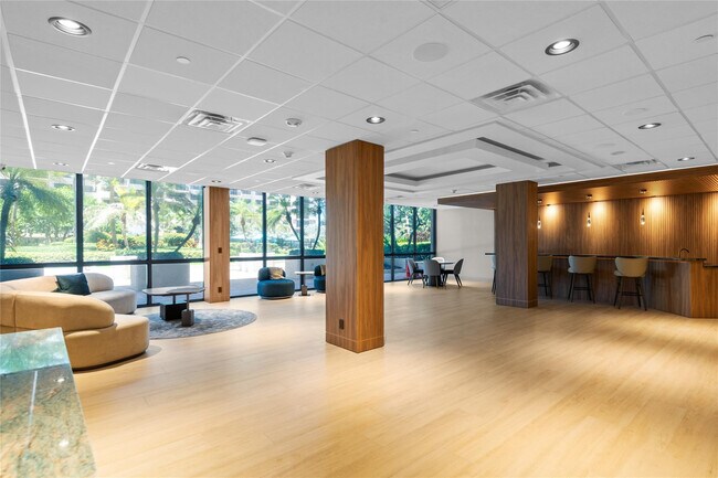 Building Photo - 4900 N Ocean Blvd