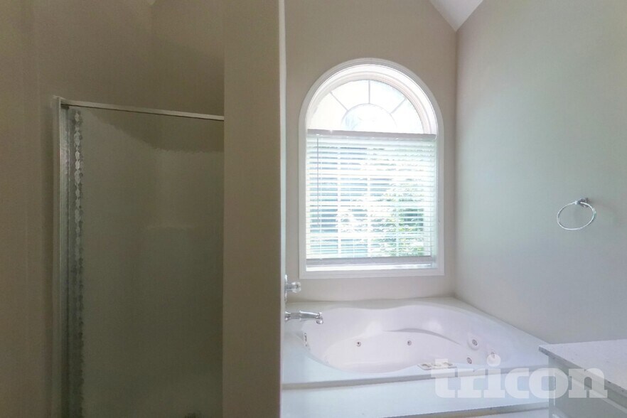 Building Photo - 6863 Timberhead Way