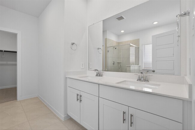 Building Photo - 422 Gram Hl Dr